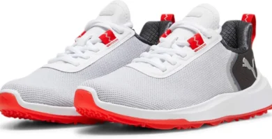 Zapatos de golf para niños con diseño ergonómico, estabilidad y comodidad para mejorar su juego con seguridad.